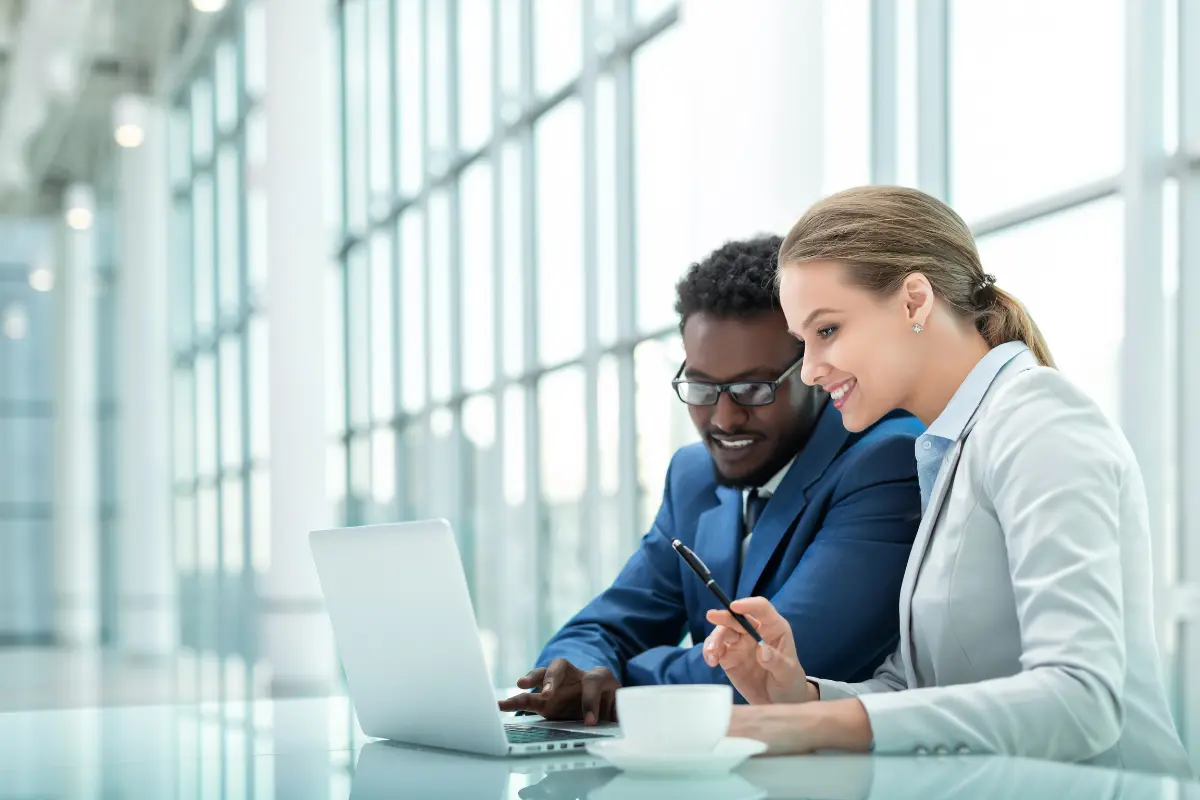 Business professionals using best tools for tracking corporate entity renewals and centralizing business compliance records to avoid missing business license deadlines.